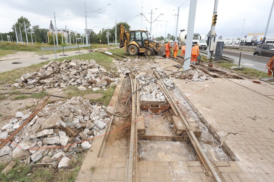 Remonty torowisk na rondzie Lotników Lwowskich i Żabieńcu