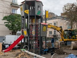 Nowy plac zabaw w centrum Łodzi przy Skwerze Wiedźmina