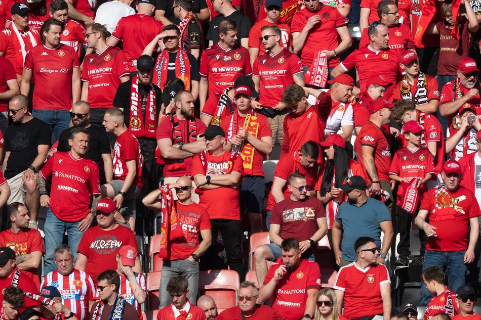 Kibice na meczu Widzewa Łódź z Piastem Gliwice