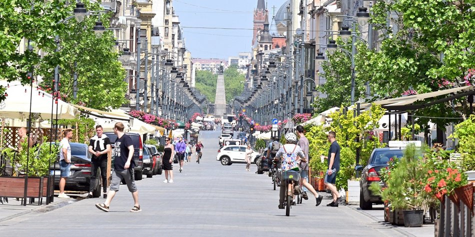 Łódź. Drogi w dawnej Łodzi. Z czego je budowano, jak je konserwowano i jakie stwarzały problemy?