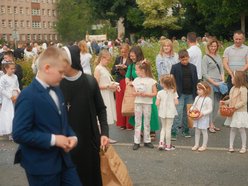 Łódź. Boże Ciało w Łodzi. Ulicami miasta przeszła procesja z kościoła M.B. Zwycięskiej