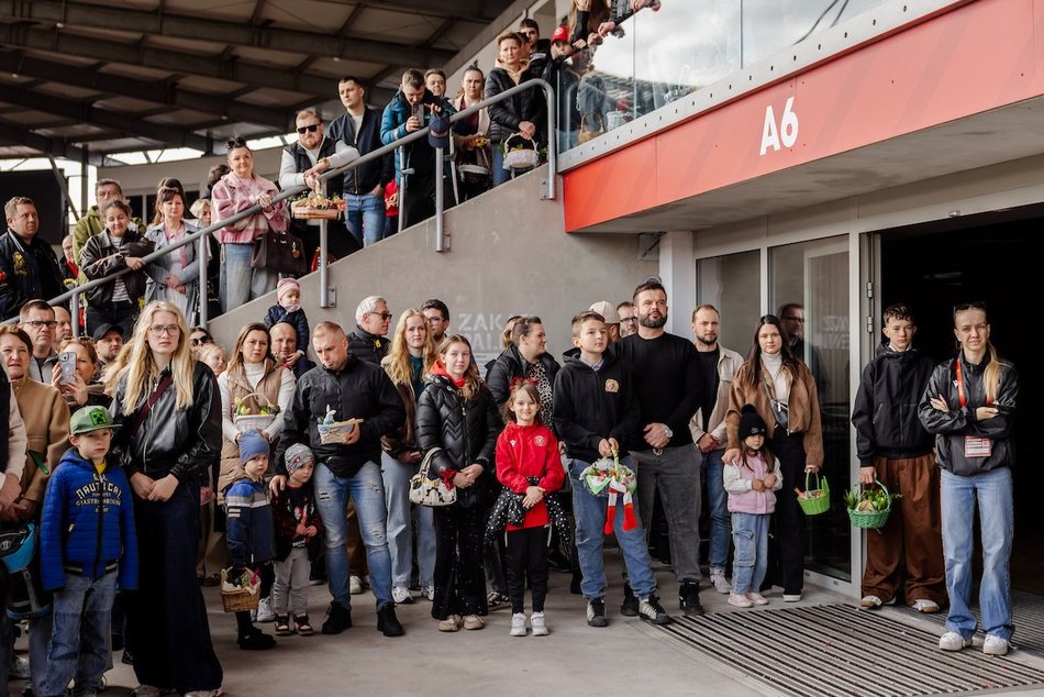 Łódź. Święcenie pokarmów na stadionie Widzewa Łódź