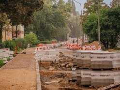 Łódź. Trwa budowa nowej nawierzchni na Gandhiego