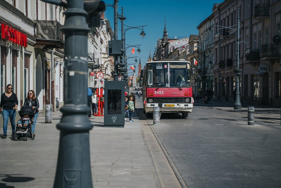 Łódź. Łódzkie Linie Turystyczne przyciągają tłumy. Kultowe pojazdy MPK Łódź znów hitem podróżnych!