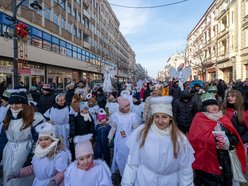 Łódź. Orszak Trzech Króli przeszedł ulicami Łodzi. Radosny pochód przyciągnął tłumy