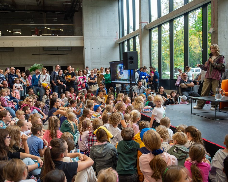 spotkanie z młodą podróżniczką