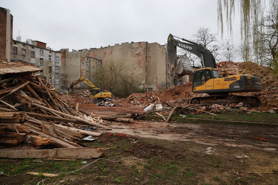 Od kwietnia do września w Łodzi wyburzonych ma zostać niemal 50 budynków