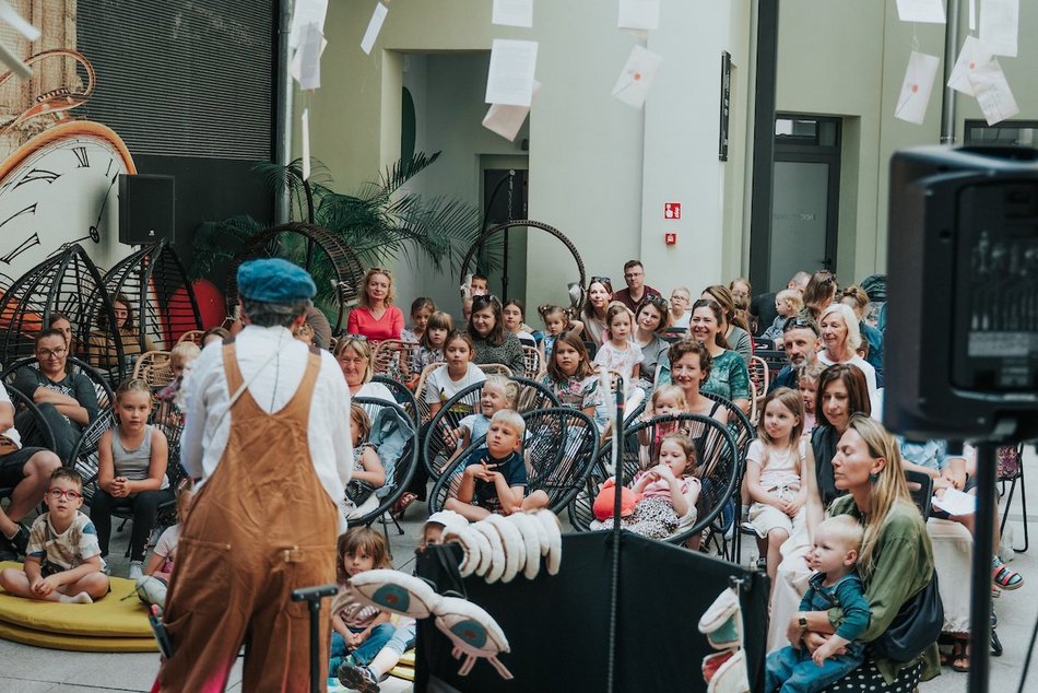 Łódź. Sokrates w piaskownicy. Za nami spektakl w ramach „Lata w MeMo”