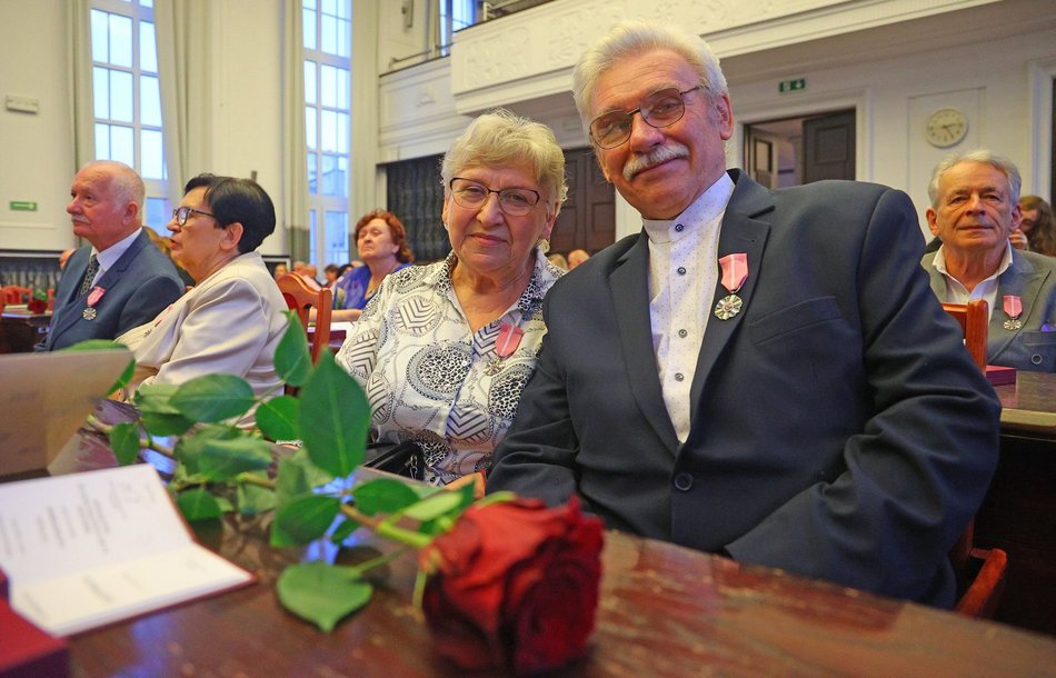 Łódź. Medale za długoletnie pożycie małżeńskie. Rekordziści są razem od 66 lat!
