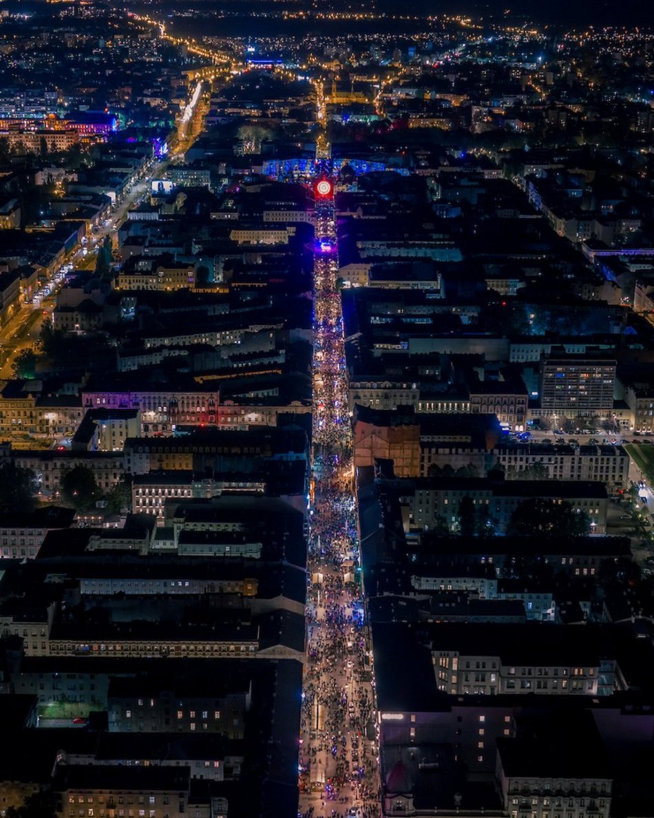 Łódź. Miliony świateł na Piotrkowskiej! Light Move Festival 2025 Łódź z lotu ptaka