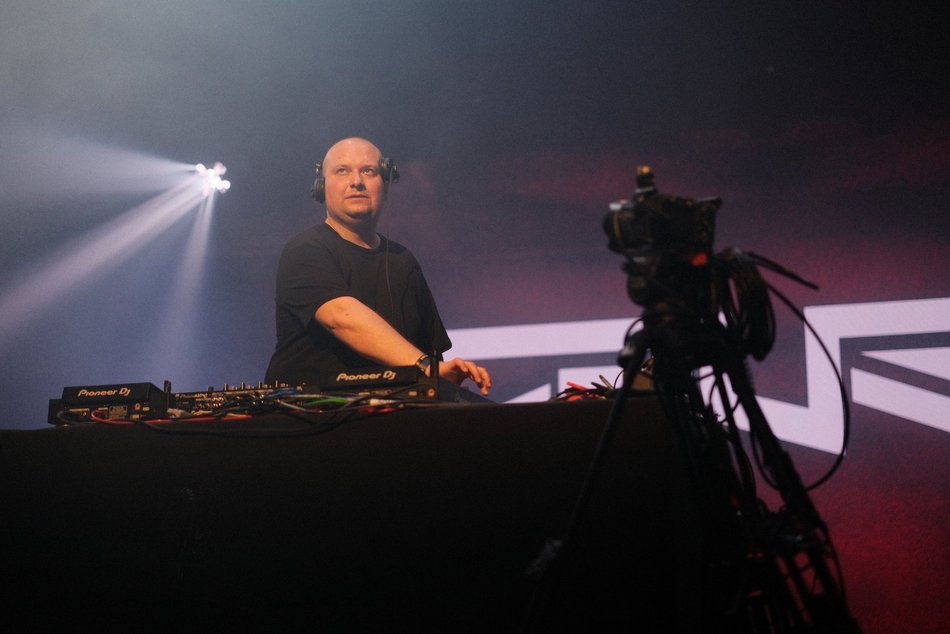 Didżeje rozgrzewają publiczność Łódź Summer Festival 2025. Muzyczne sety między koncertami
