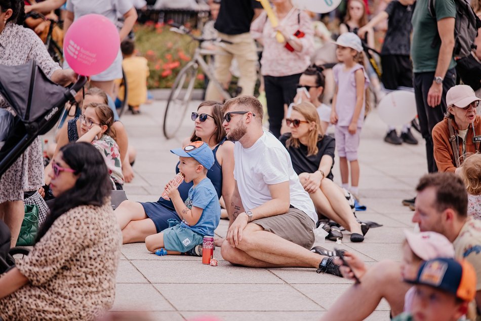 Łódź. Miejski Dzień Dziecka 2025 w Łodzi. Majka Jeżowska, dmuchańce i pokazy [ZDJĘCIA]