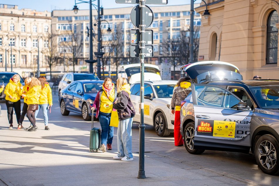 Łódź. Zobacz, jak "Babski Rajd AutoMocne" popędził Piotrkowską w Łodzi!