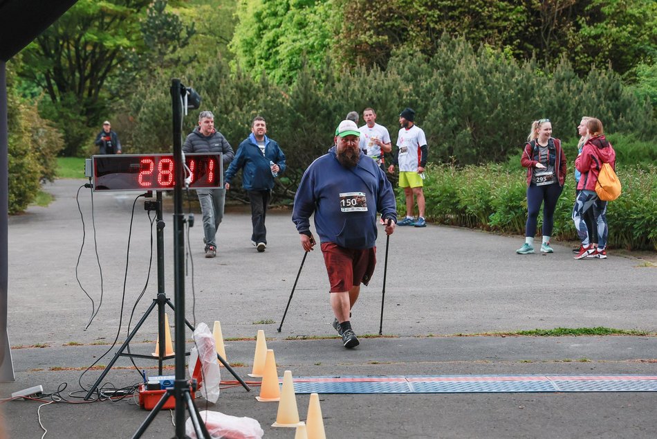 Łódź. Botaniczna Piątka. Setki łodzian pobiegły w Ogrodzie Botanicznym w Łodzi