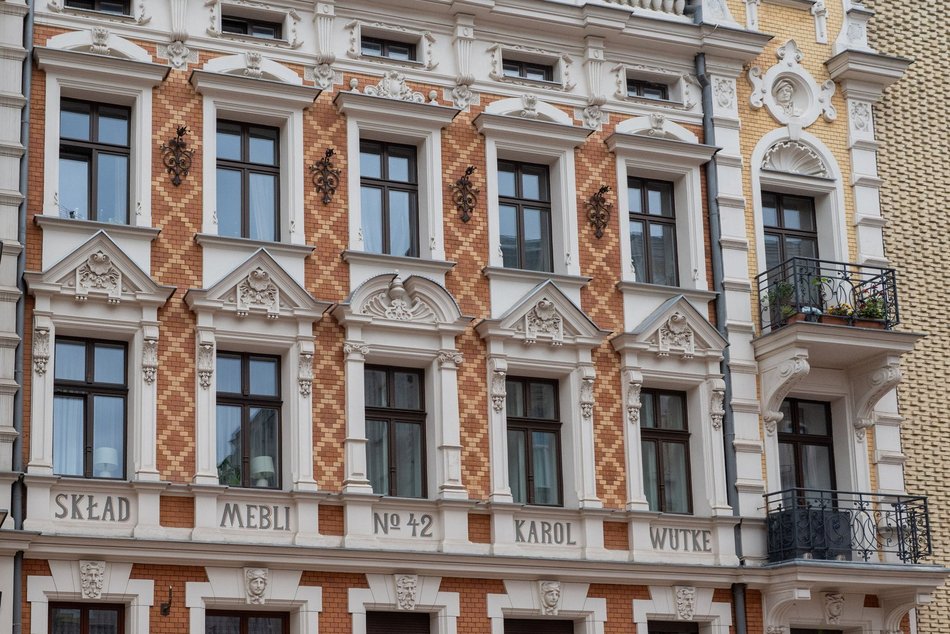 Łódź. Zabytkowa kamienica przy Jaracza w nowej odsłonie. Teraz to jedna z pereł Śródmieścia Łodzi