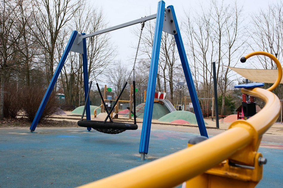 Łódź. Przeglądy placów zabaw w Łodzi. Piracki statek na Młynku w odświeżonym wydaniu