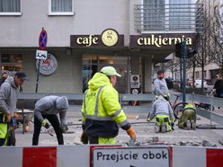 Łódź. Remont skrzyżowania Nawrot i Sienkiewicza. Drogowcy przenoszą się na drugą stronę