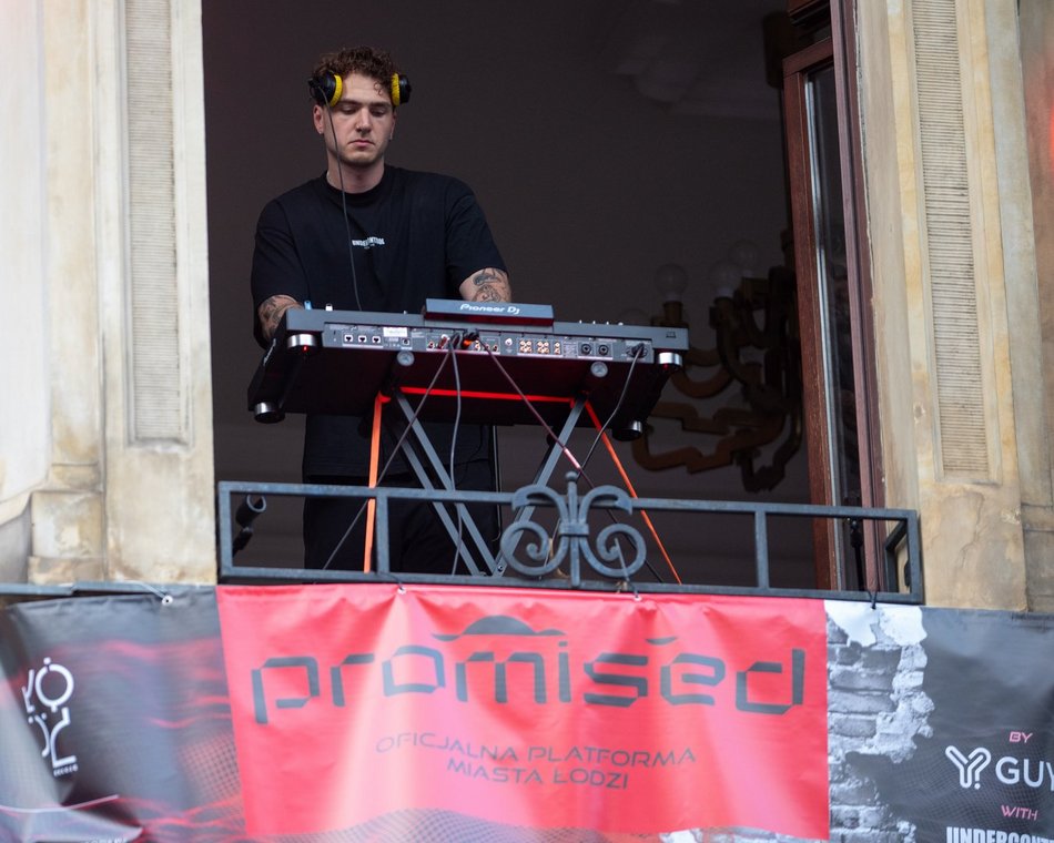 Łódź. Techno z okna Urzędu Miasta Łodzi. Rozgrzewka przed Paradą Wolności 2025!