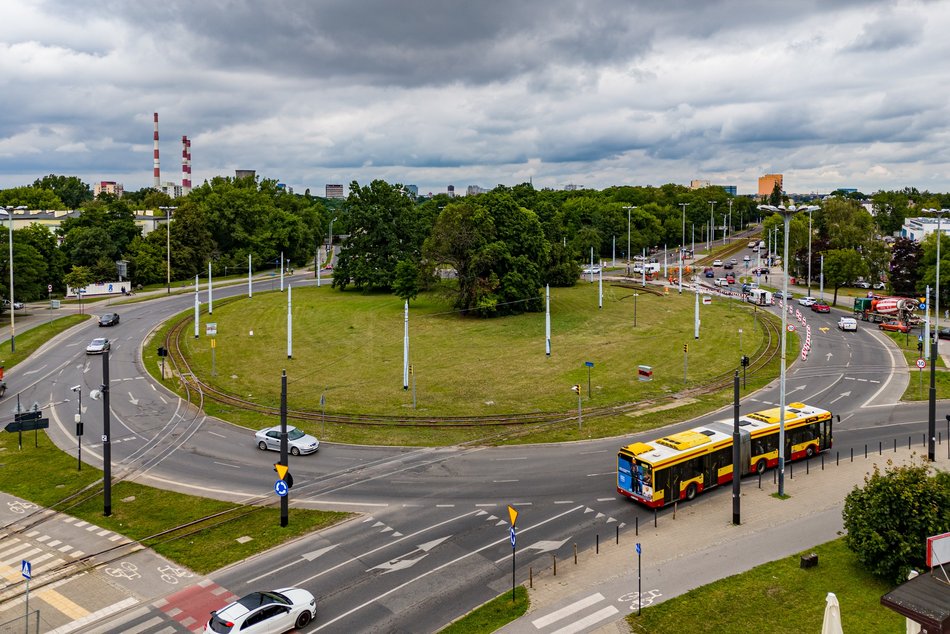 Remonty torowisk na rondzie Lotników Lwowskich i Żabieńcu