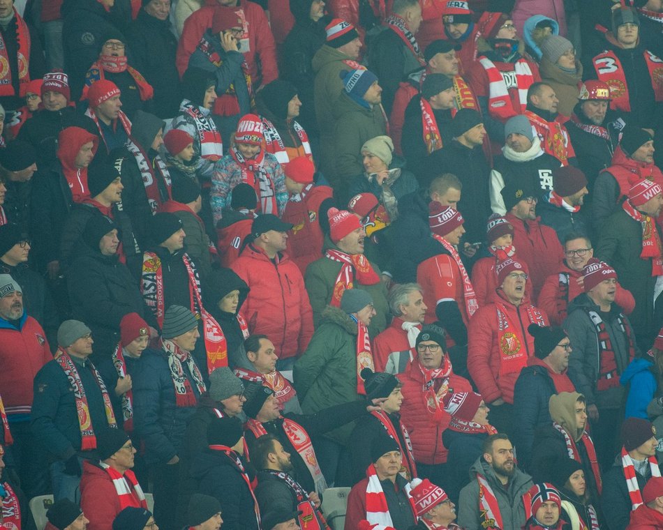 Kibice na meczu Widzewa Łódź z Pogonią Szczecin