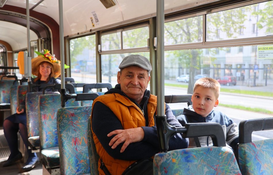 Łódzkie Linie Turystyczne już na trasach! Tak Łodzianie zwiedzają Łódź