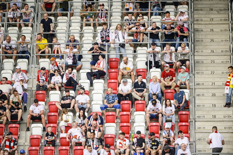 Kibice na meczu ŁKS Łódź z GKS Tychy. Odnajdź się w naszej galerii