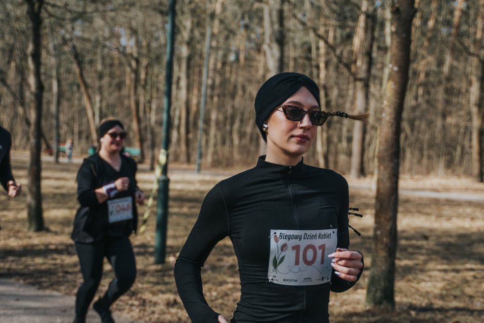 Łódź. Biegowy Dzień Kobiet 2026 w Parku na Zdrowiu w Łodzi. Odszukaj się na zdjęciach!