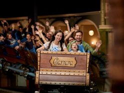 Łódź. TOP 10 miejsc w Łódzkiem na rodzinną wycieczkę. Dinozaury, safari i park linowy