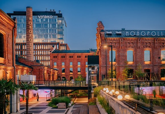 Łódź. Rodzinna Niedziela w Monopolis. Teatr plenerowy i baśniowe widowiska