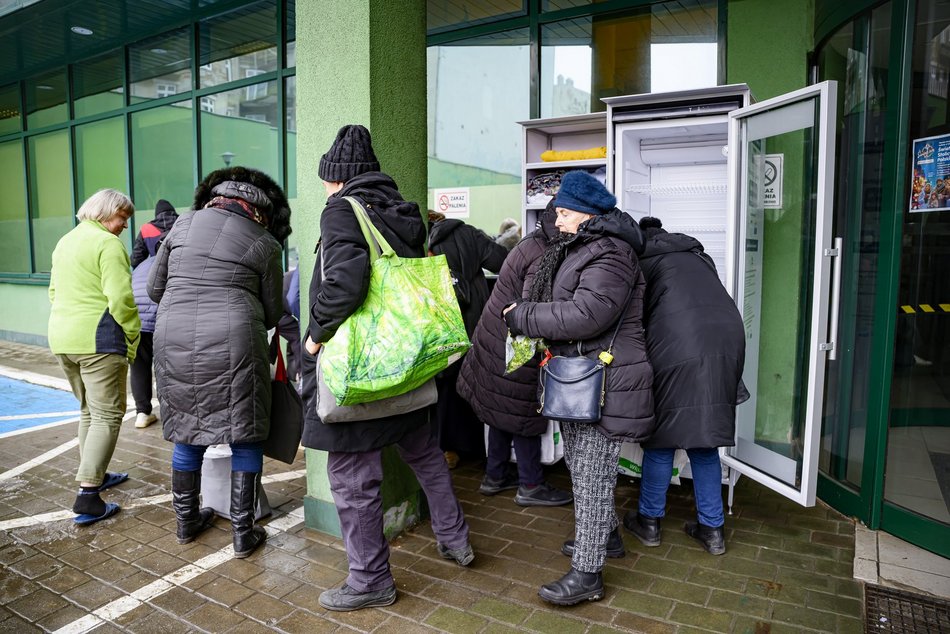 Łódź. Masz nadmiar świątecznych potraw? Skorzystaj z 26 lodówek społecznych w Łodzi