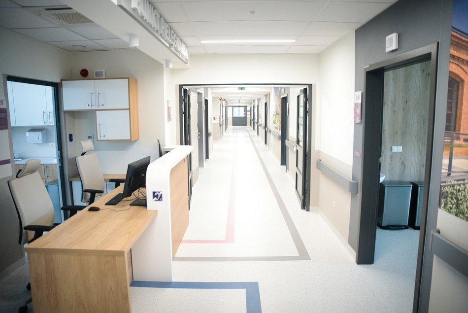 Łódź. Oddział Neurochirurgii w Szpitalu Kopernika w Łodzi po remoncie