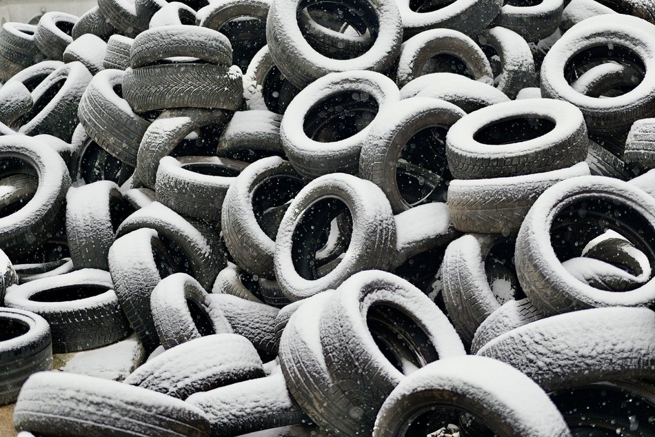 Łódź. Gdzie w Łodzi oddać zużyte opony? W tych miejscach przyjmą je za darmo!