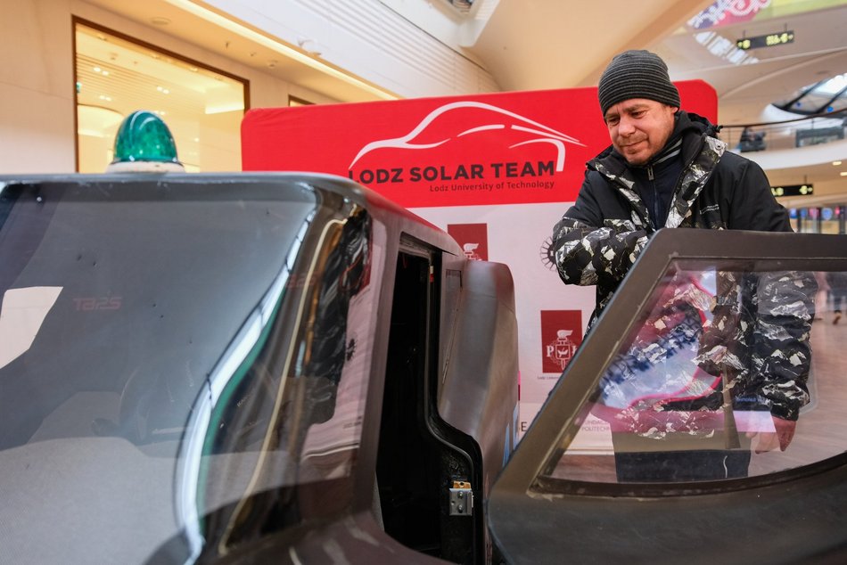 Łódź. WOŚP 2026 w Łodzi wystartował w Manufakturze! Zobacz te wspaniałe motocykle i bolidy