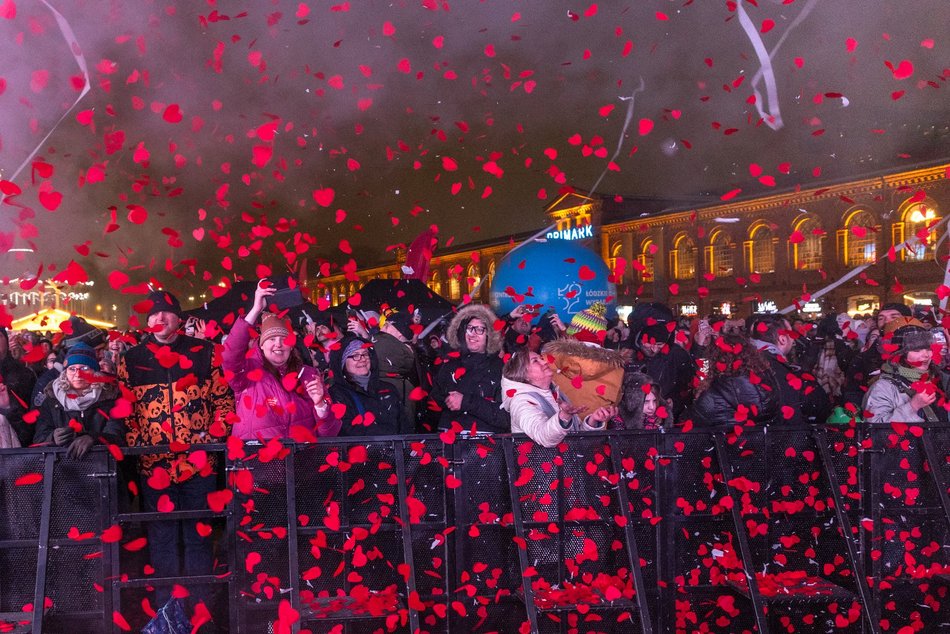 Łódź. Światełko do Nieba zakończyło WOŚP 2026 w Łodzi. Tłumy Łodzian w Manufakturze