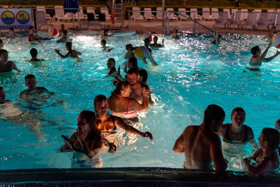 Nocne Pływanie w Aquaparku Fala