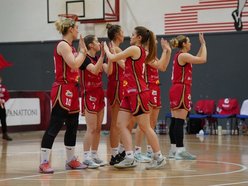 Wygrane koszykarek z Łodzi