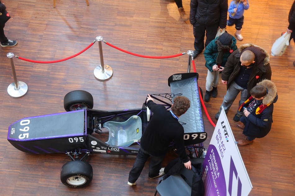 Łódź. WOŚP 2026 w Łodzi wystartował w Manufakturze! Zobacz te wspaniałe motocykle i bolidy