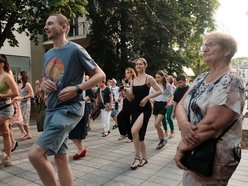Łódź. Niedzielna potańcówka przy Piotrkowskiej. Łodzianie znów dopisali!