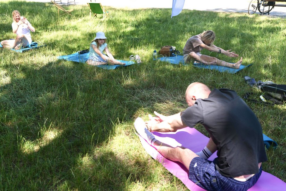 Łódź. Biblioteka w plenerze. Wyjątkowy cykl rozpoczęty w parku Staromiejskim w Łodzi