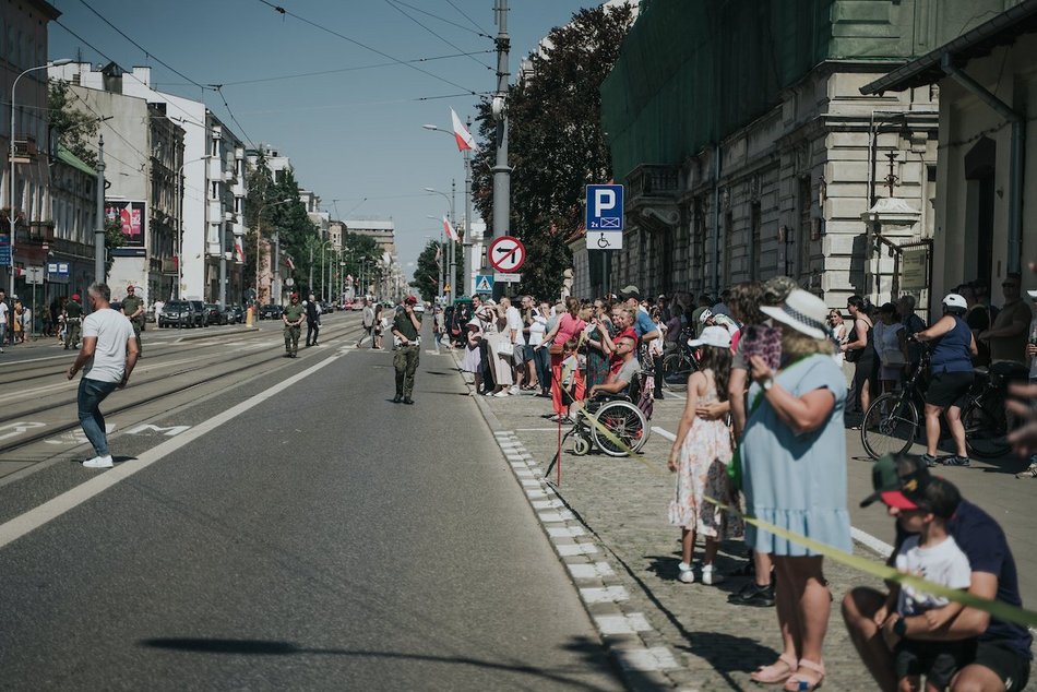 Łódź. Święto Wojska Polskiego w Łodzi. Wielka parada, piknik, rekonstrukcje historyczne
