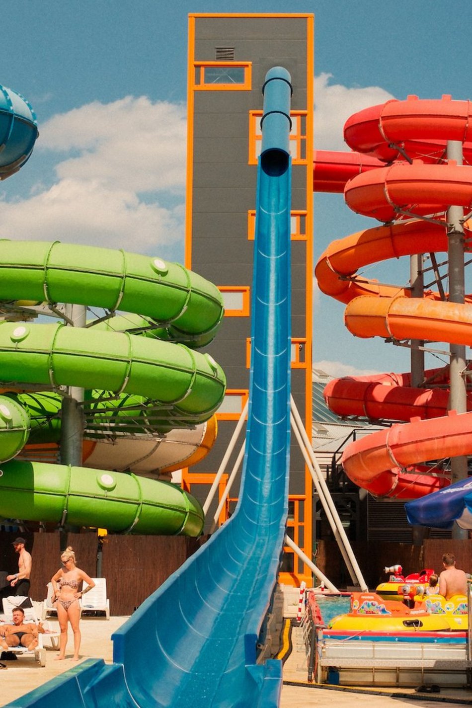 Łódź. Aloha Party w Aquaparku Fala. Hawajski weekend w centrum Łodzi