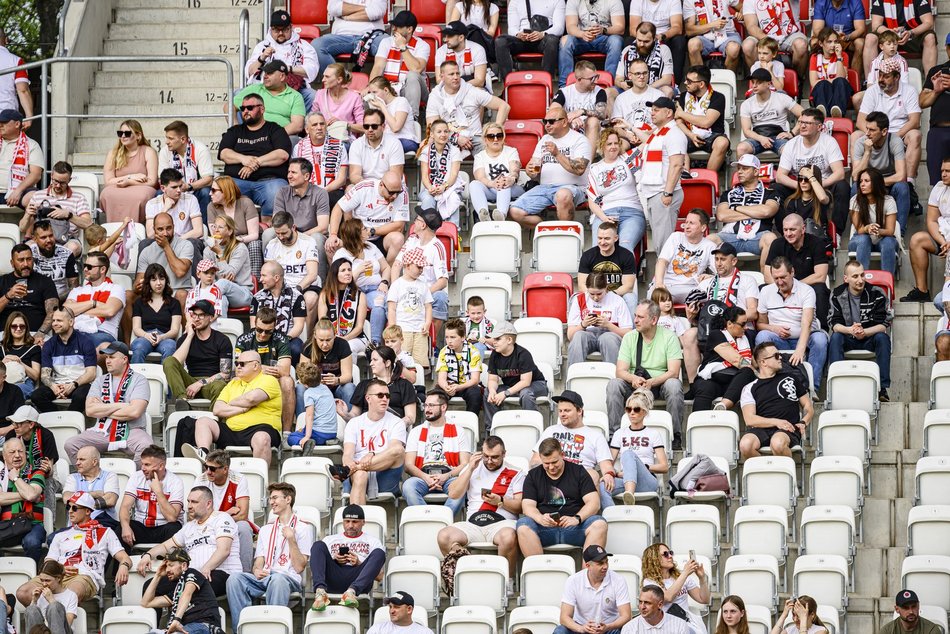 Kibice na meczu ŁKS Łódź z GKS Tychy. Odnajdź się w naszej galerii