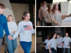 Łódź. Licealiści z Łodzi zatańczyli Belgijkę! Wielkie świętowanie Międzynarodowego Dnia Licealisty