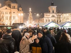 Tłumy na otwarciu Jarmarku Bożonarodzeniowego w Łodzi. Byłeś/aś? Znajdź się na zdjęciach!