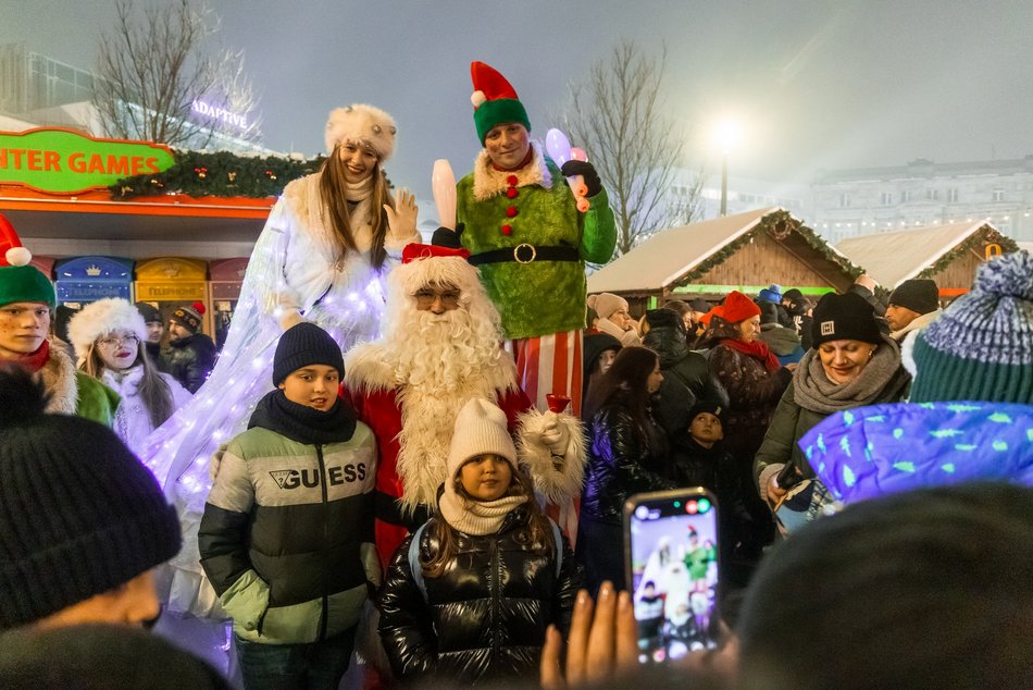 Tłumy na otwarciu Jarmarku Bożonarodzeniowego w Łodzi. Byłeś/aś? Znajdź się na zdjęciach!