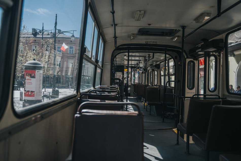 Łódź. Łódzkie Linie Turystyczne przyciągają tłumy. Kultowe pojazdy MPK Łódź znów hitem podróżnych!