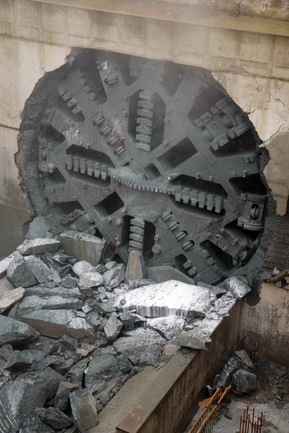 Tunel średnicowy pod Łodzią. Tarcza Faustyna przebiła się na Żabieniec