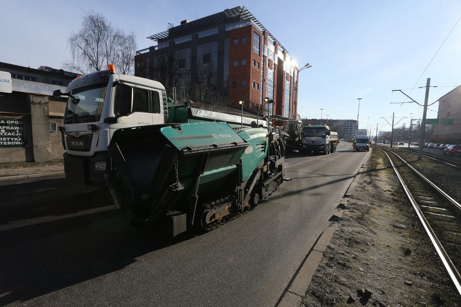 Remont cząstkowy nawierzchni na ul. Żeromskiego