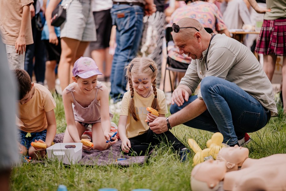 Łódź. Miejski Dzień Dziecka 2025 w Łodzi. Majka Jeżowska, dmuchańce i pokazy [ZDJĘCIA]