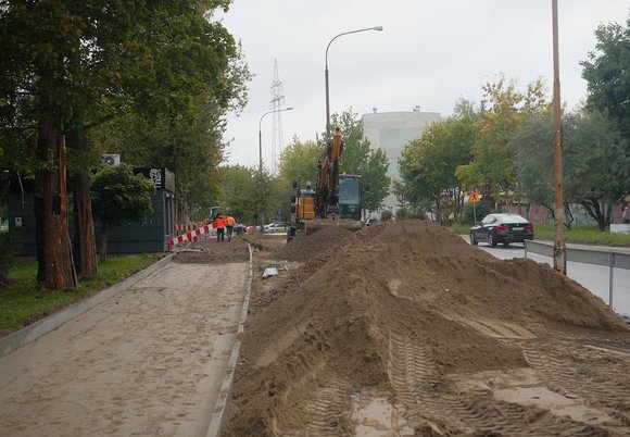Łódź. Budowa drogi rowerowej na ul. Tatrzańskiej w Łodzi